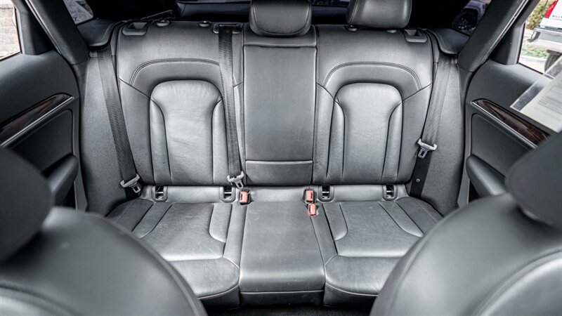 Vehicle image 41 of 44