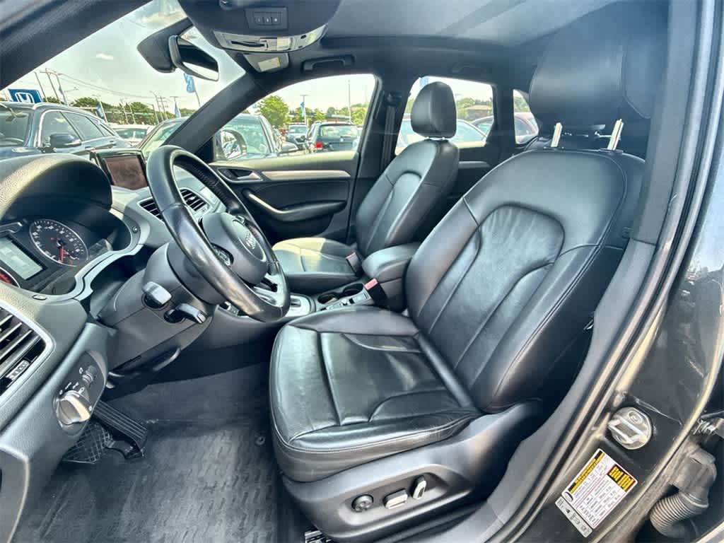 Vehicle image 16 of 36