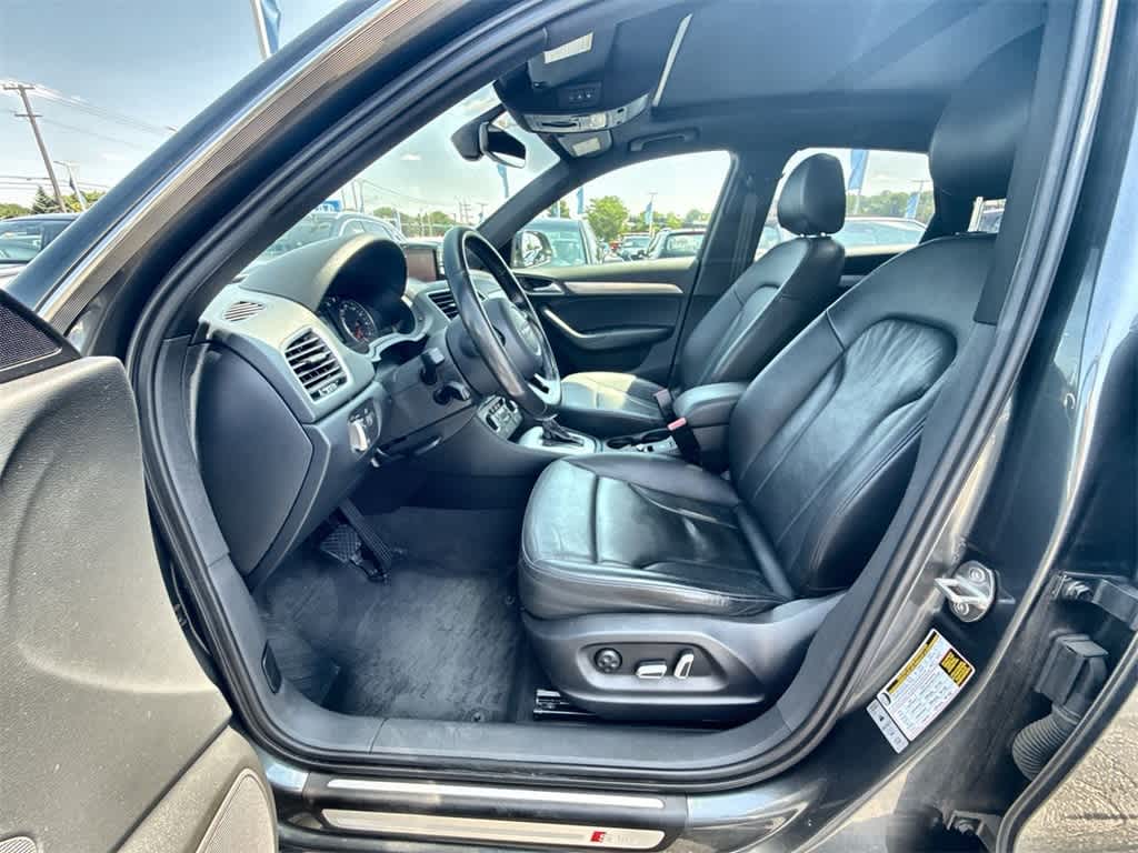 Vehicle image 15 of 36