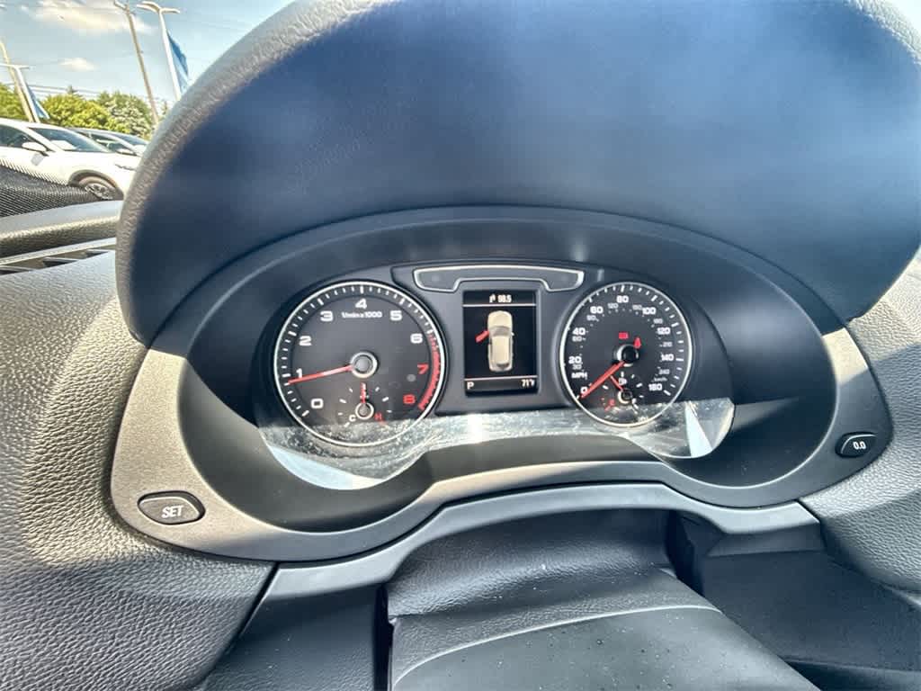 Vehicle image 22 of 36