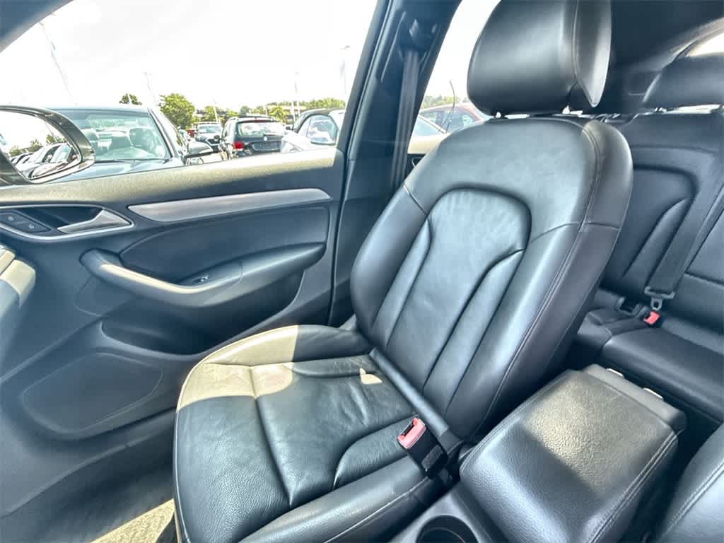Vehicle image 14 of 36