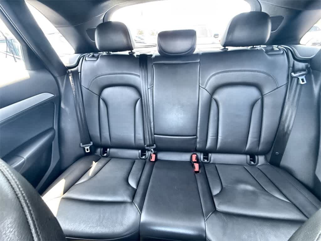 Vehicle image 18 of 36
