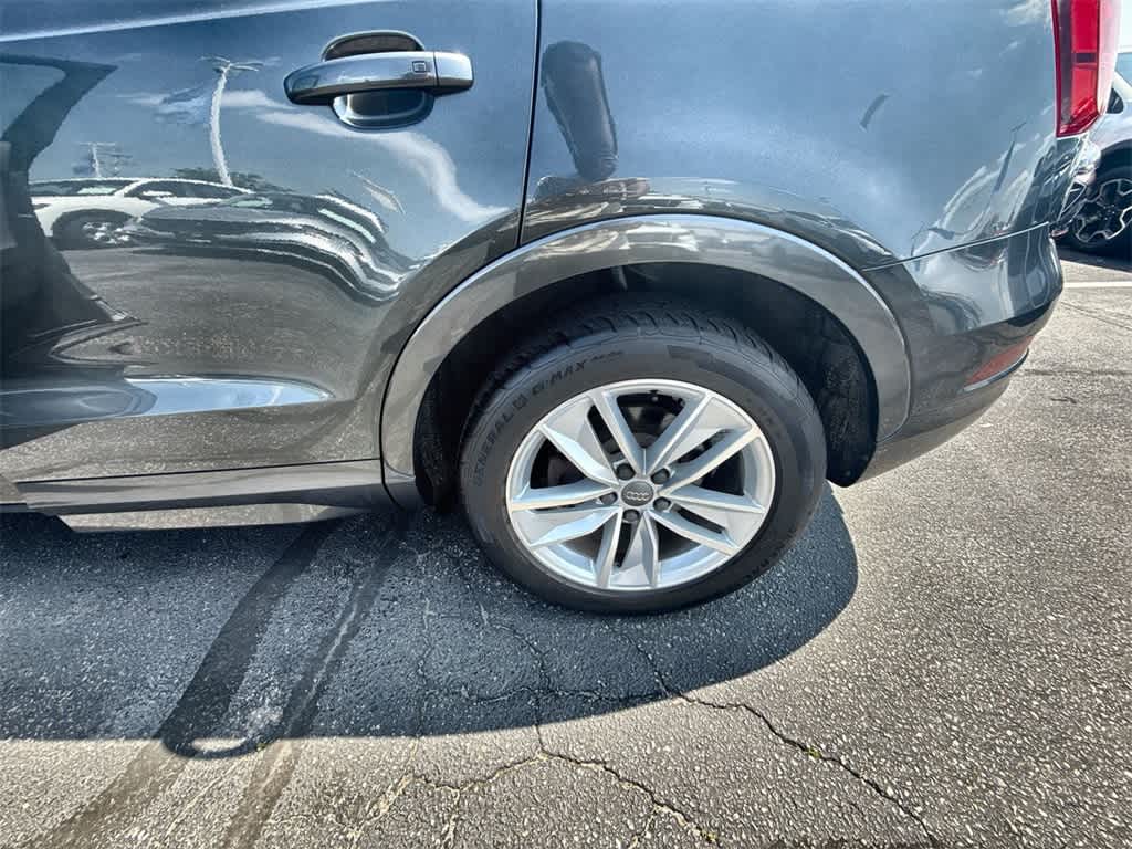 Vehicle image 10 of 36