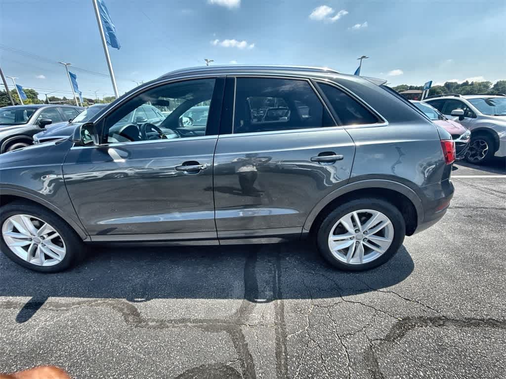Vehicle image 9 of 36