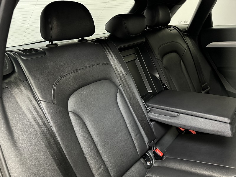 Vehicle image 19 of 43
