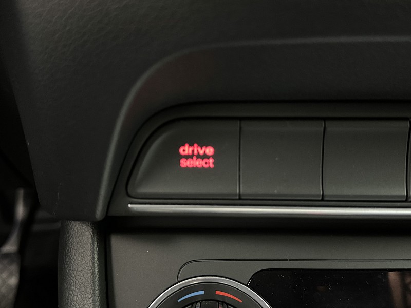 Vehicle image 33 of 43