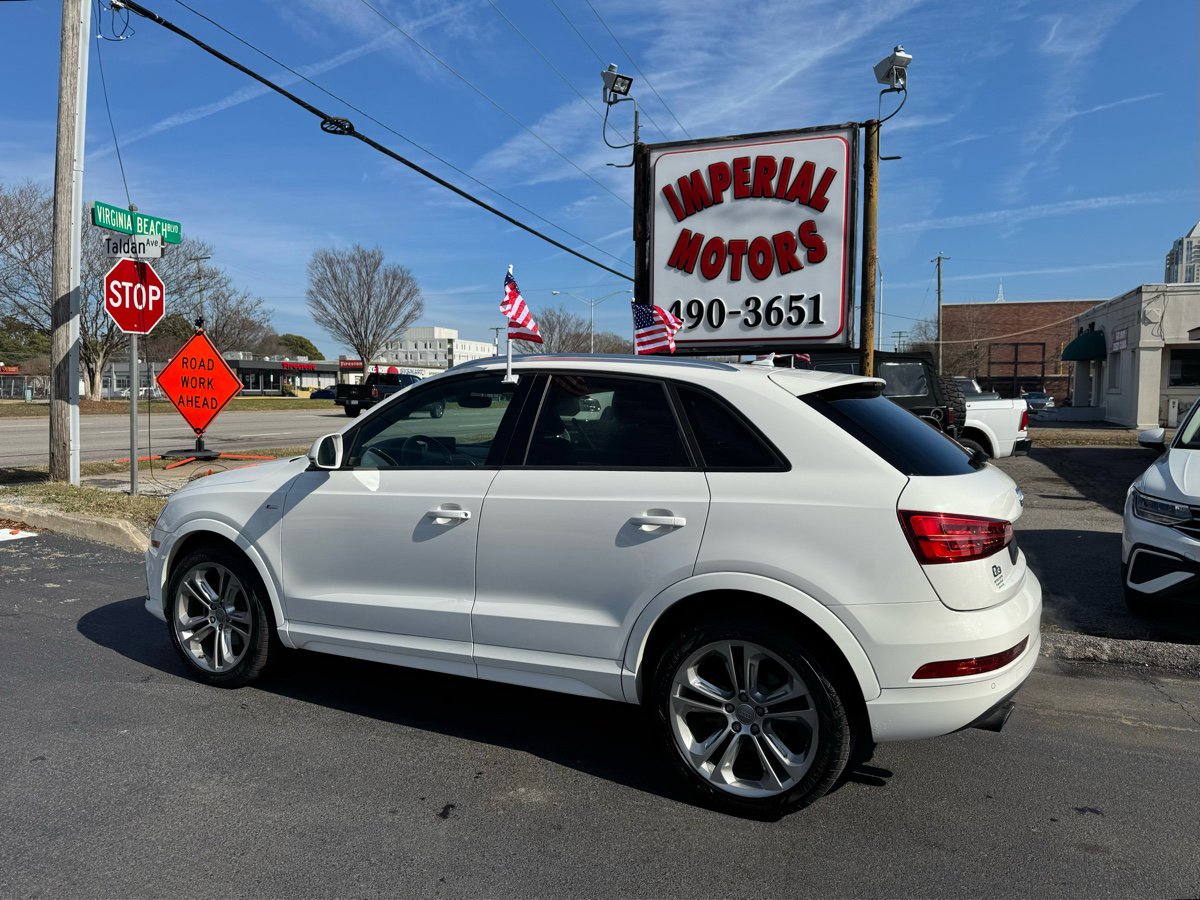 Vehicle image 4 of 12