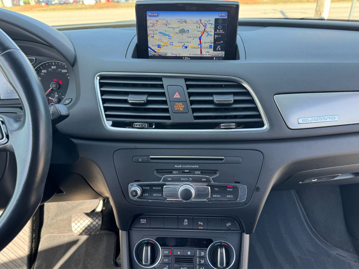 Vehicle image 11 of 12
