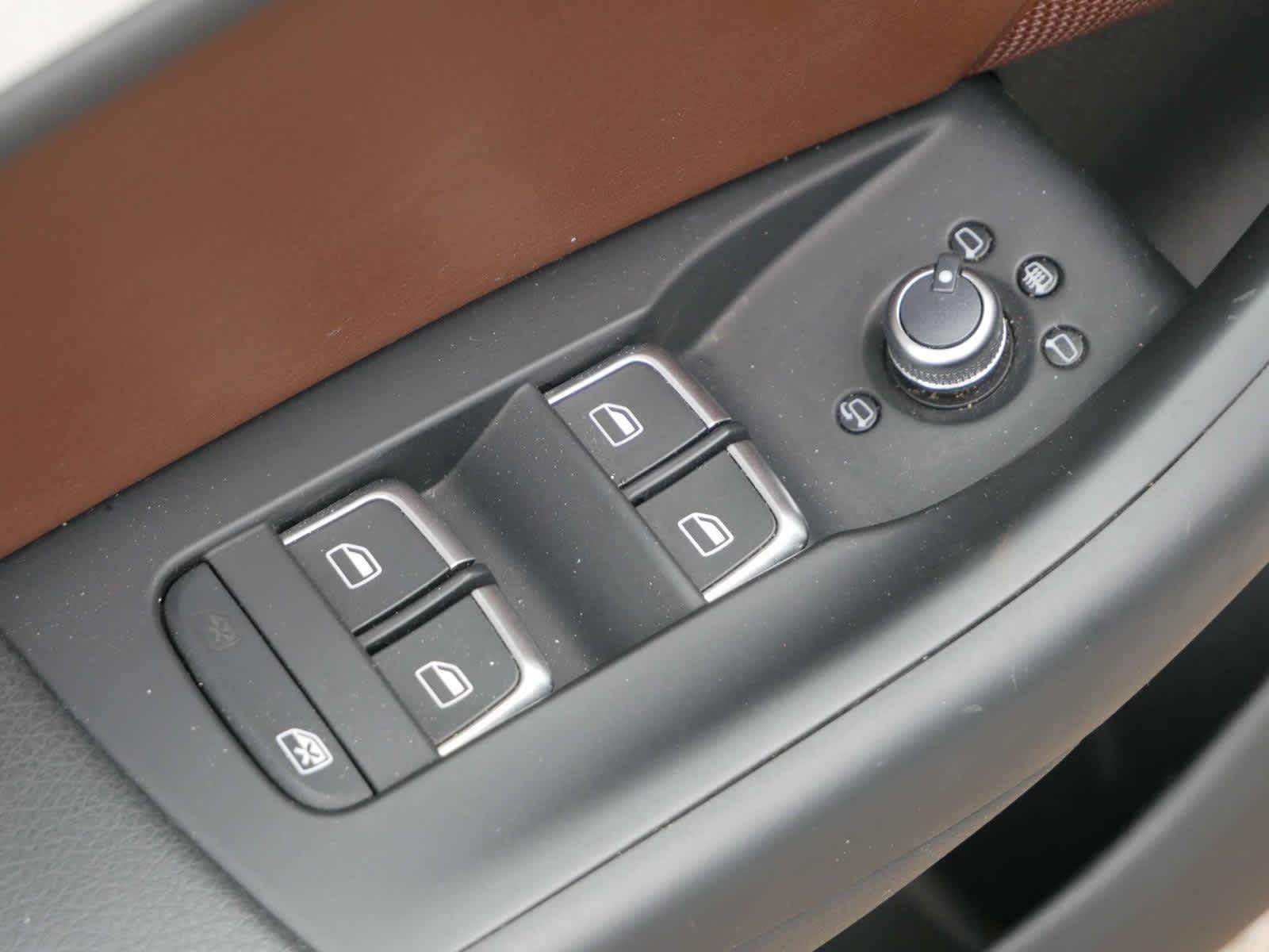 Vehicle image 15 of 30