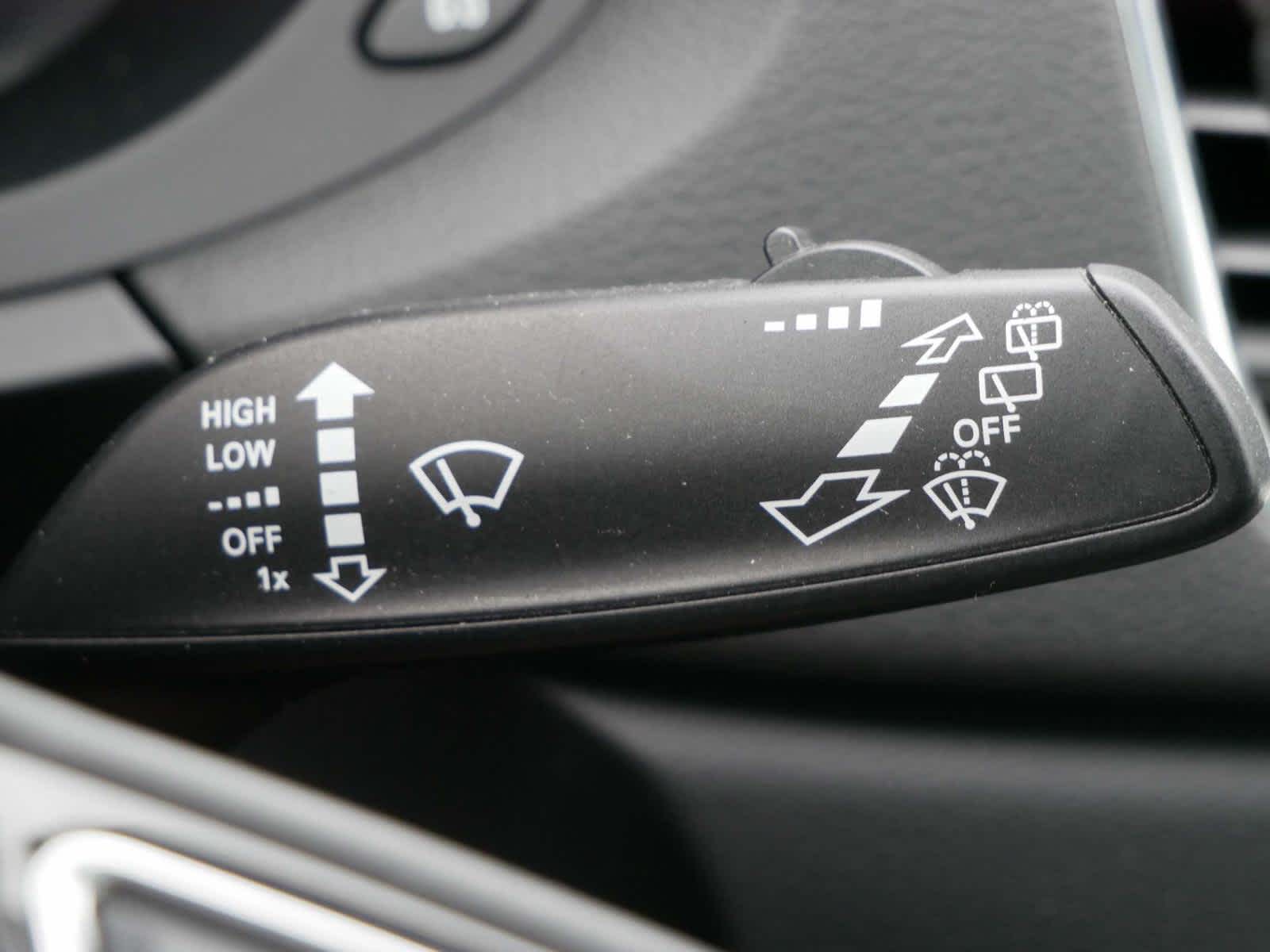 Vehicle image 23 of 30