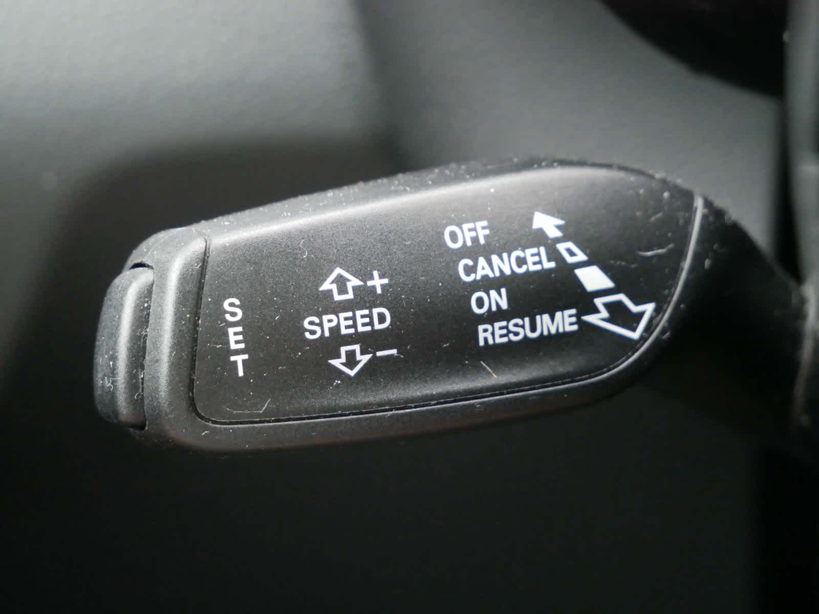 Vehicle image 25 of 30