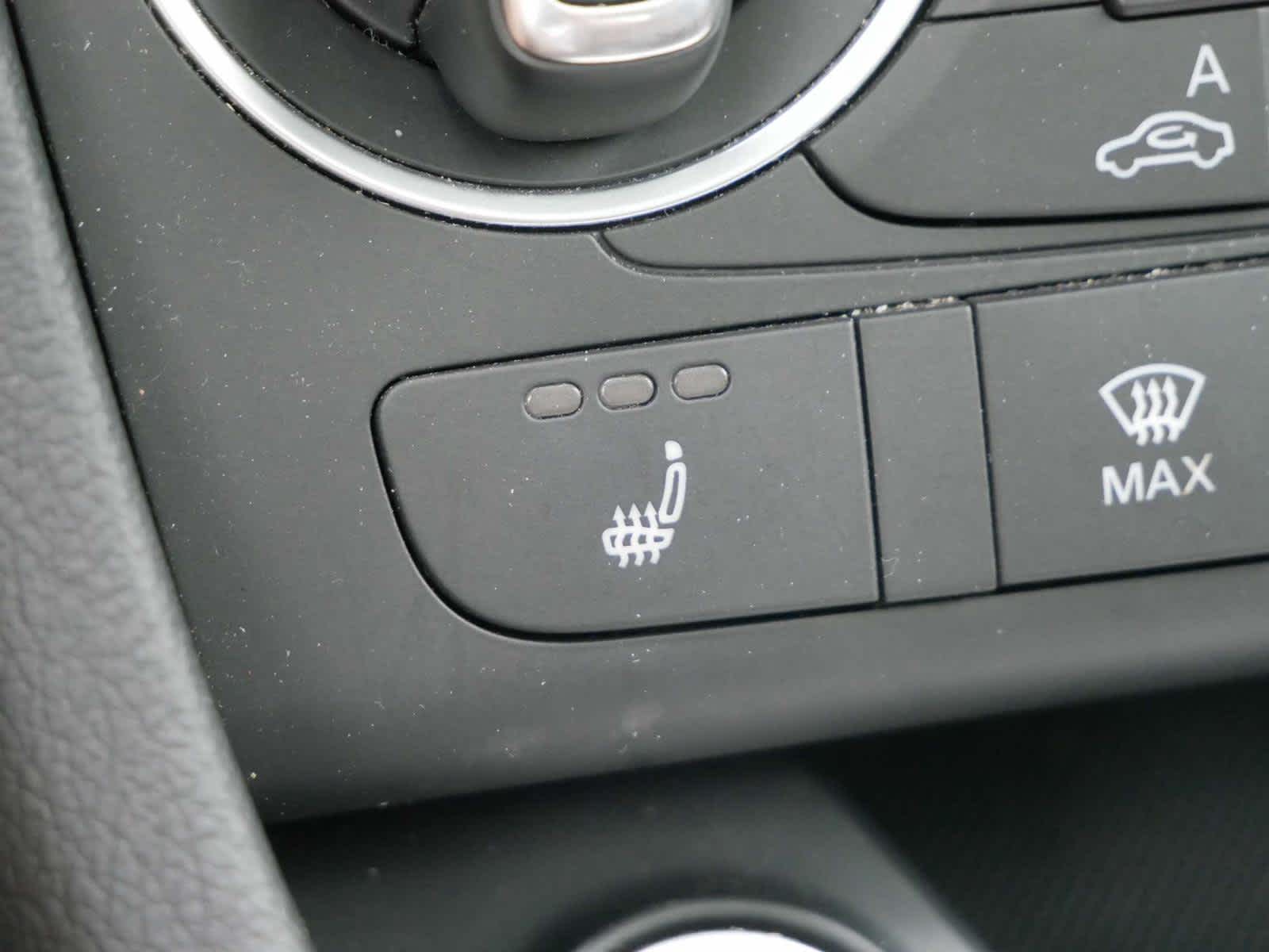 Vehicle image 27 of 30