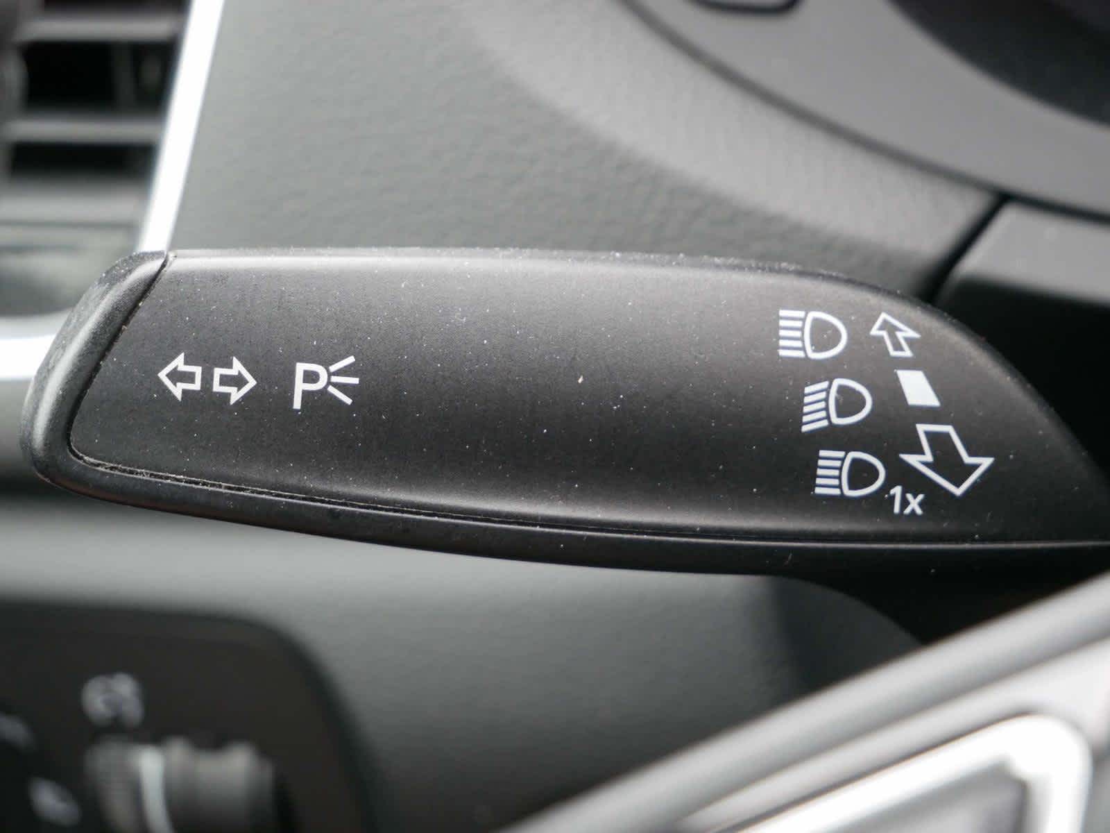 Vehicle image 24 of 30