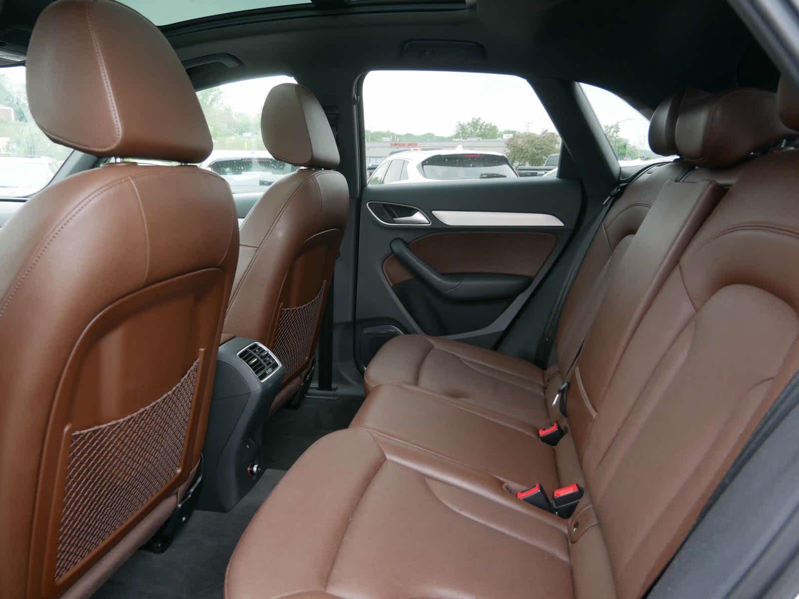 Vehicle image 11 of 30