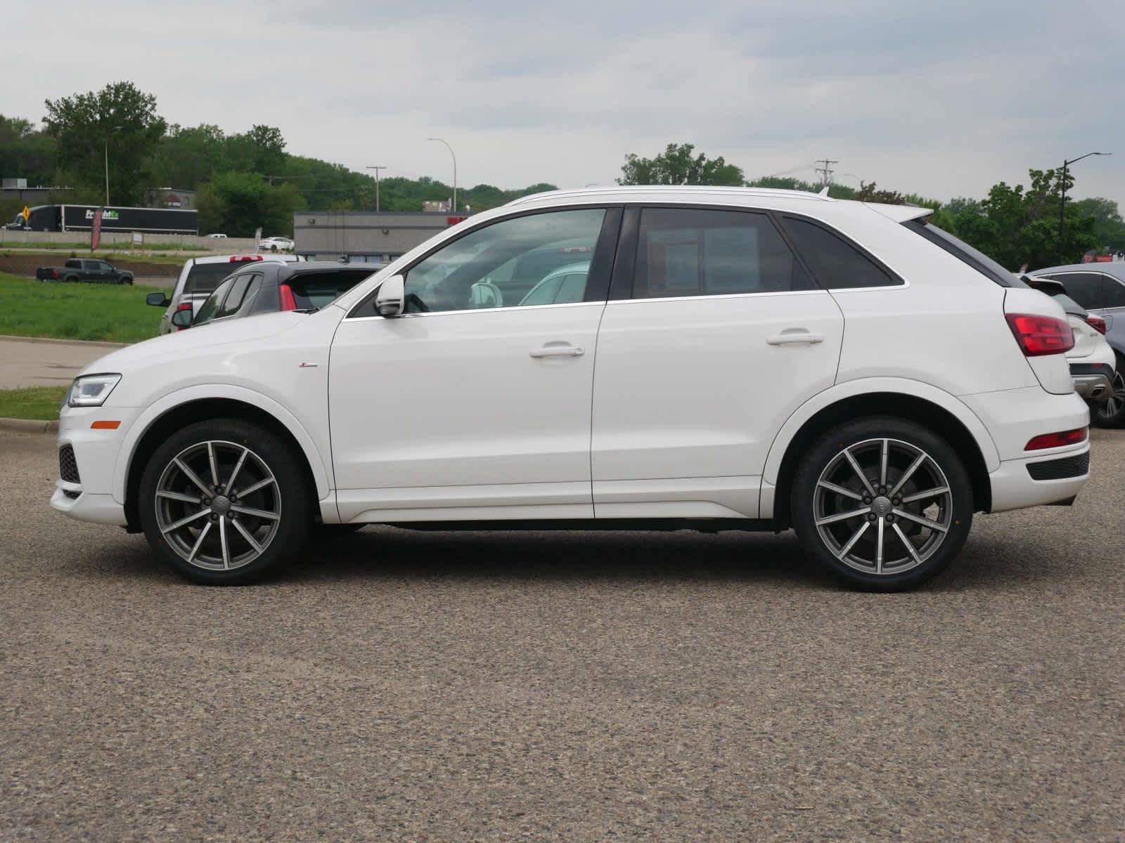 Vehicle image 8 of 30