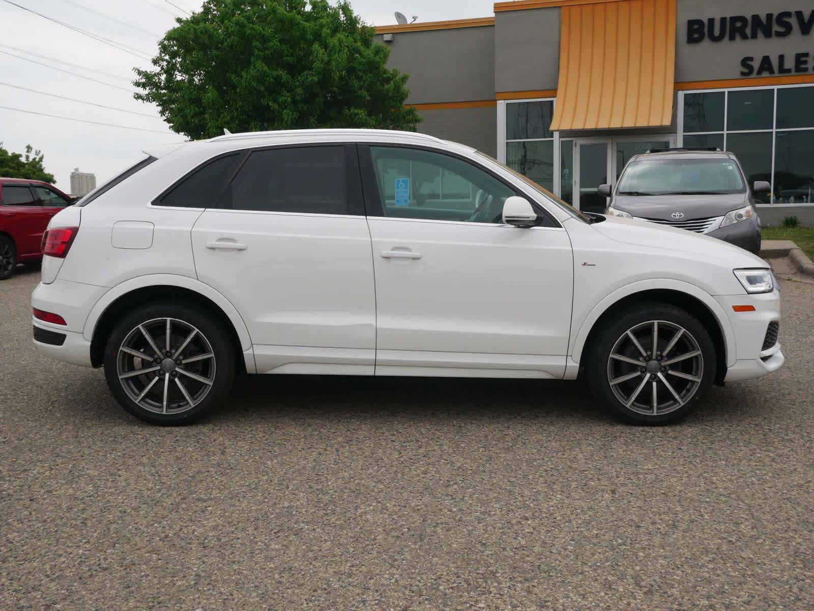 Vehicle image 4 of 30