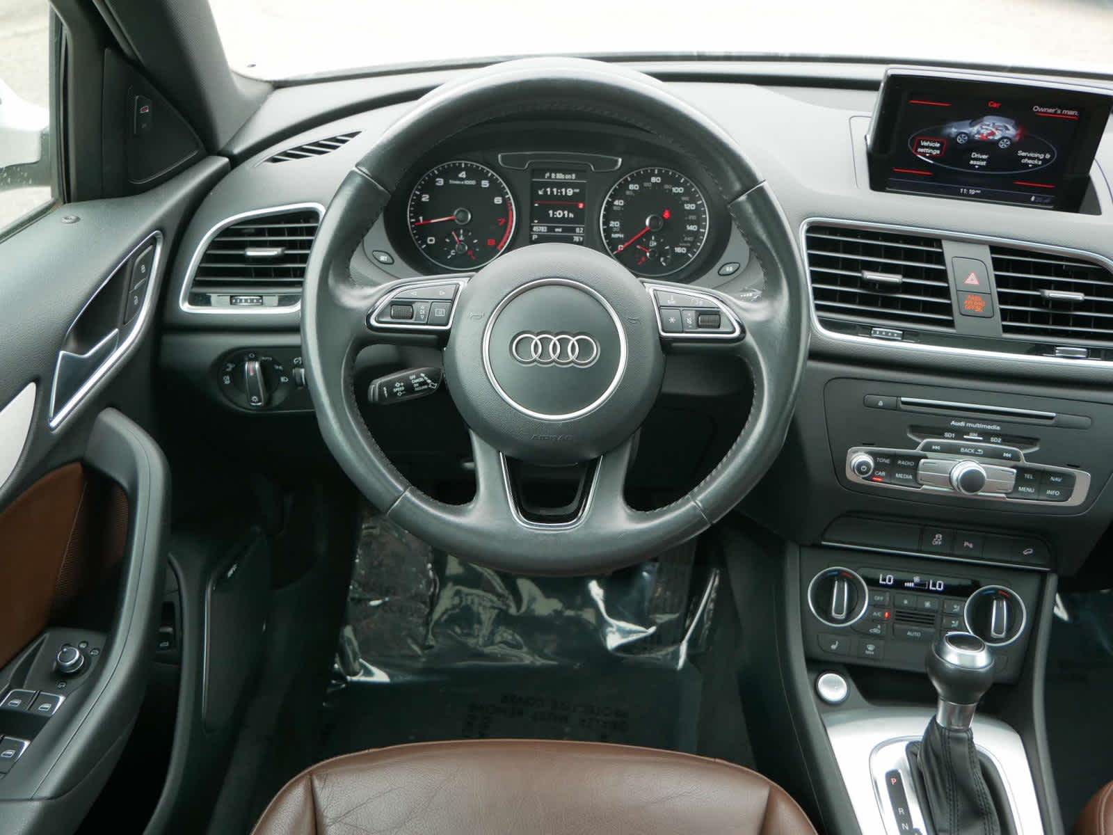 Vehicle image 14 of 30