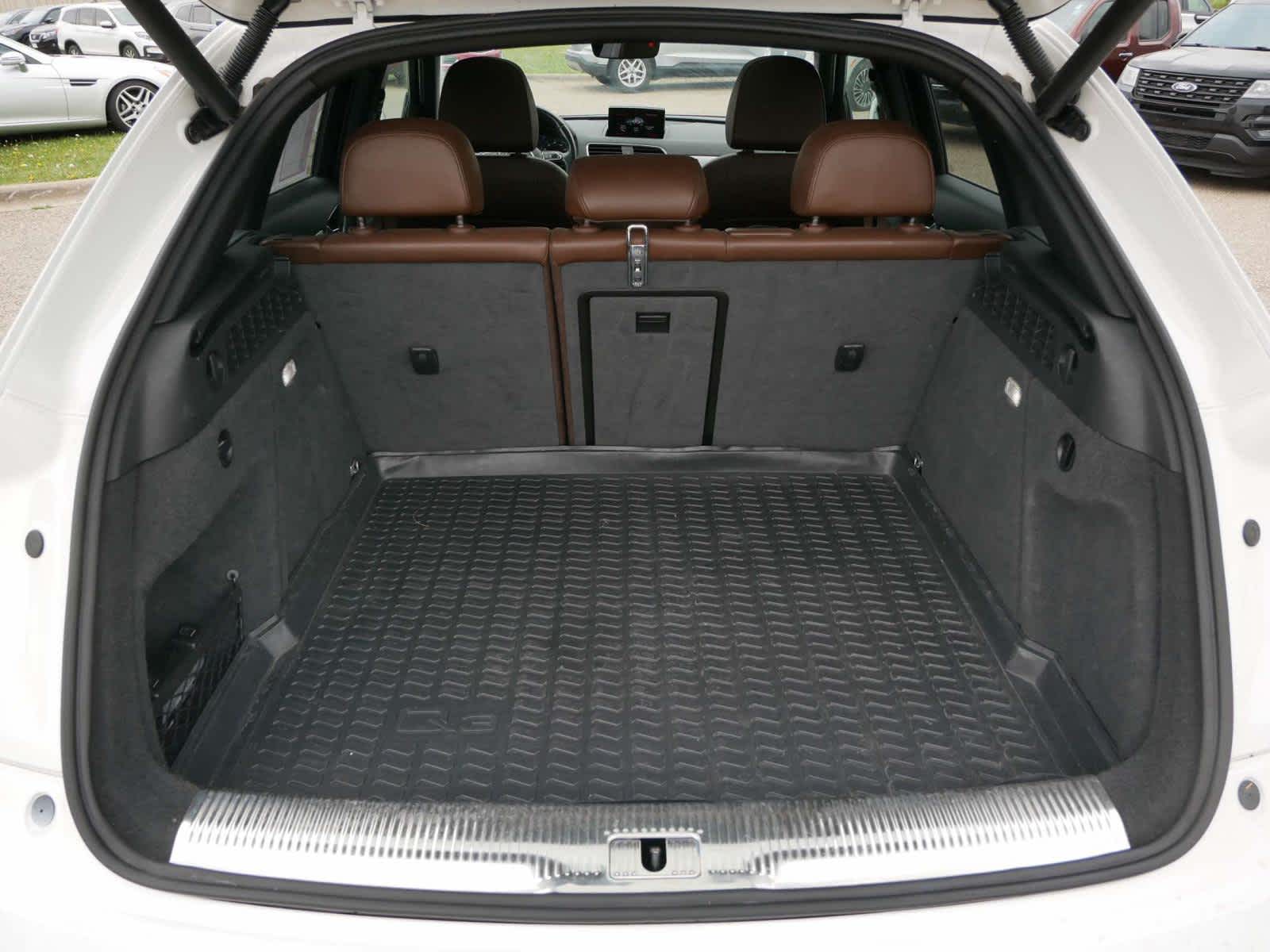 Vehicle image 12 of 30
