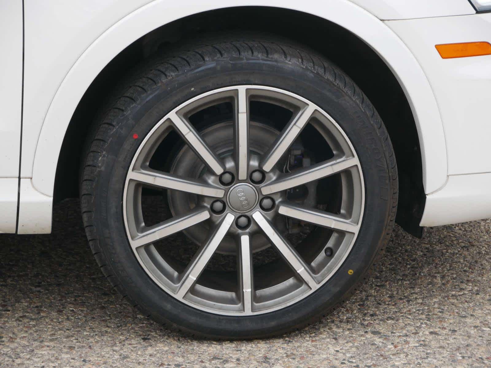Vehicle image 9 of 30
