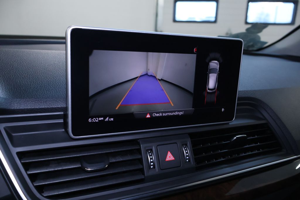 Vehicle image 21 of 48