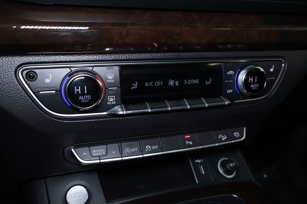 Vehicle image 46 of 48