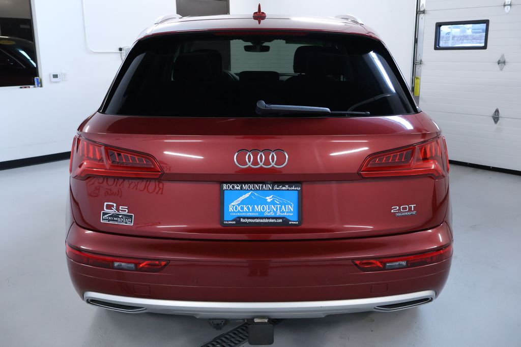 Vehicle image 7 of 48