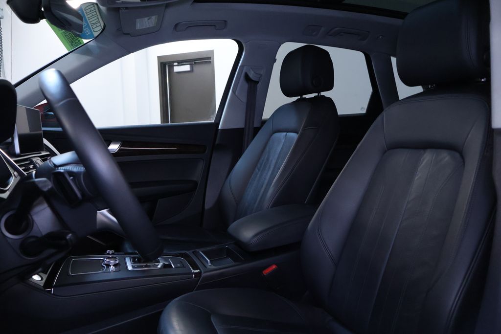 Vehicle image 14 of 48