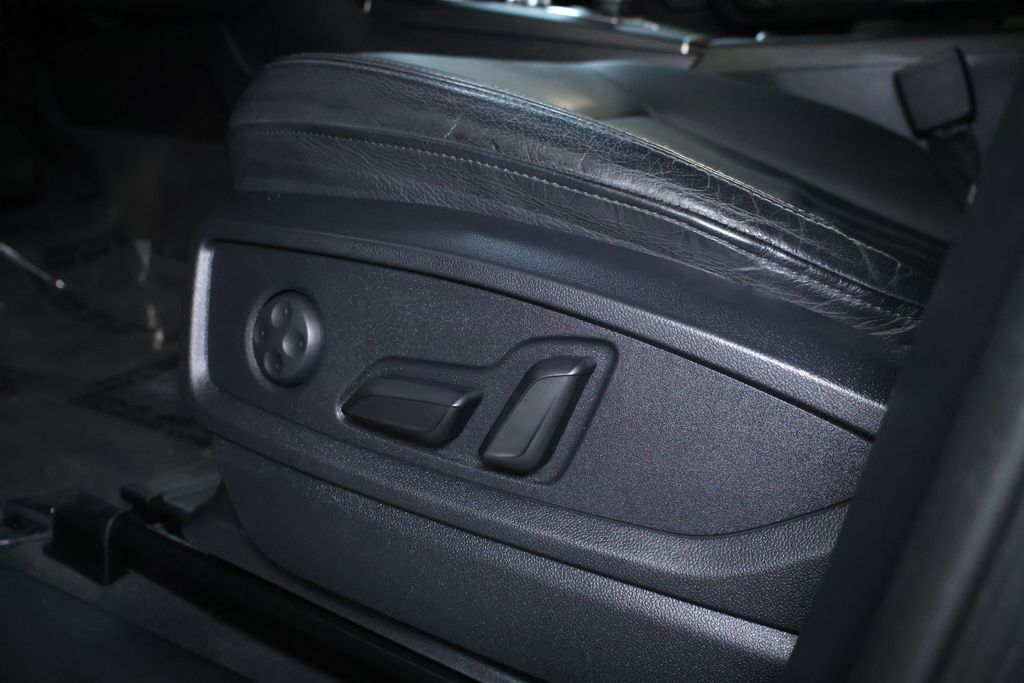 Vehicle image 42 of 48