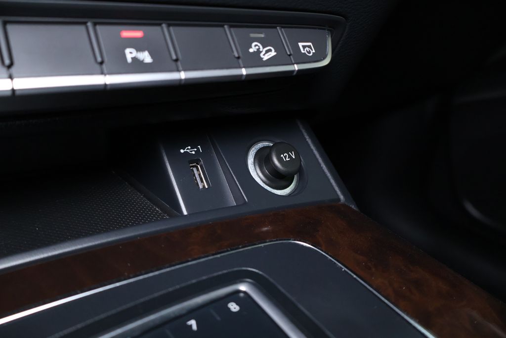 Vehicle image 47 of 48