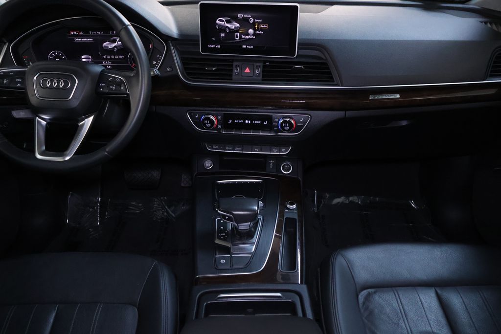 Vehicle image 16 of 48