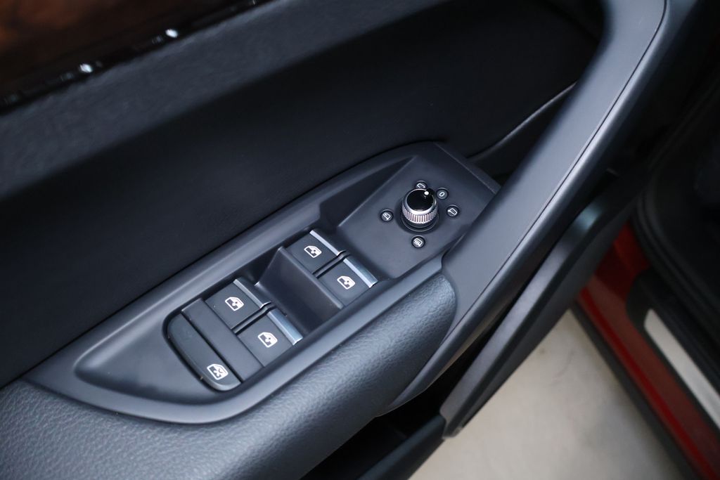 Vehicle image 38 of 48