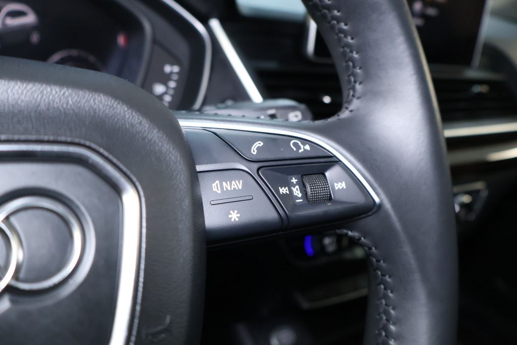 Vehicle image 45 of 48