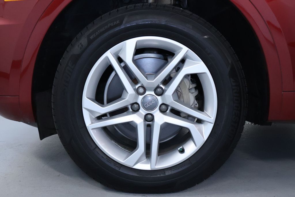 Vehicle image 11 of 48