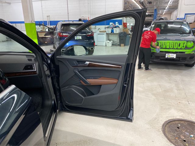 Vehicle image 22 of 24