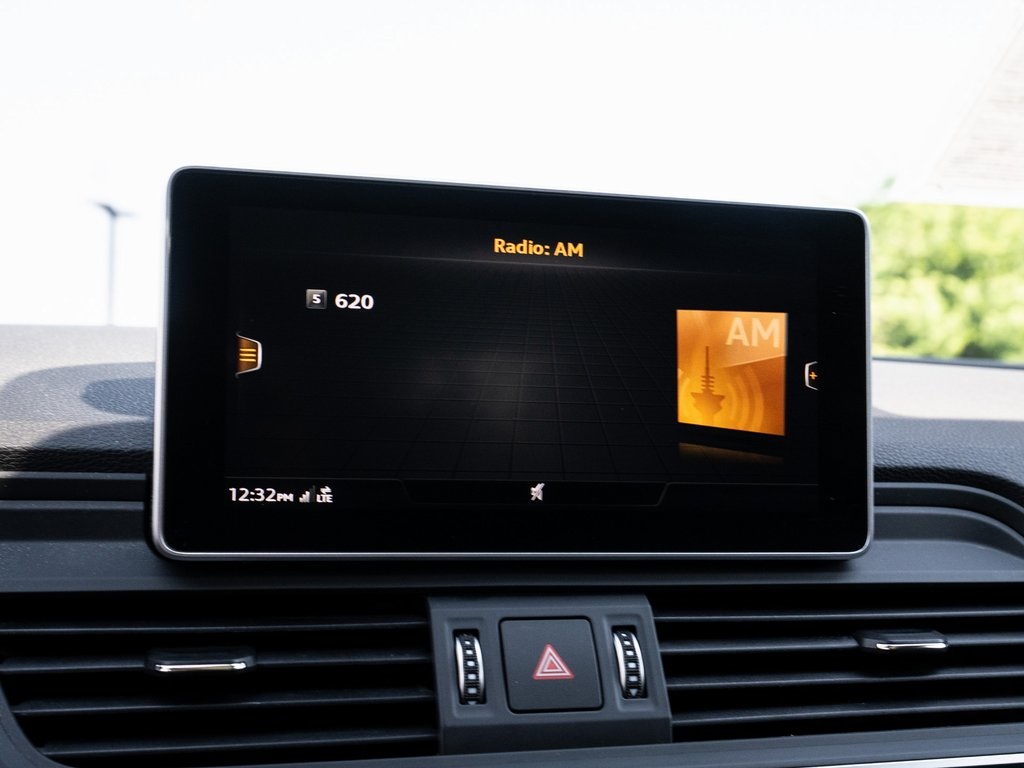 Vehicle image 21 of 39
