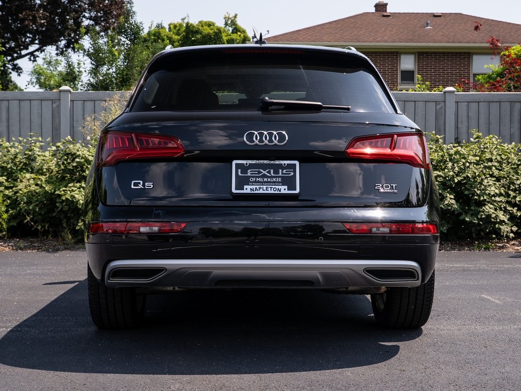 Vehicle image 5 of 39