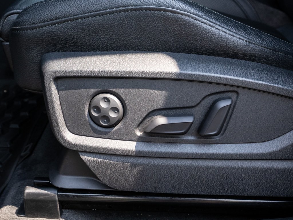 Vehicle image 32 of 39