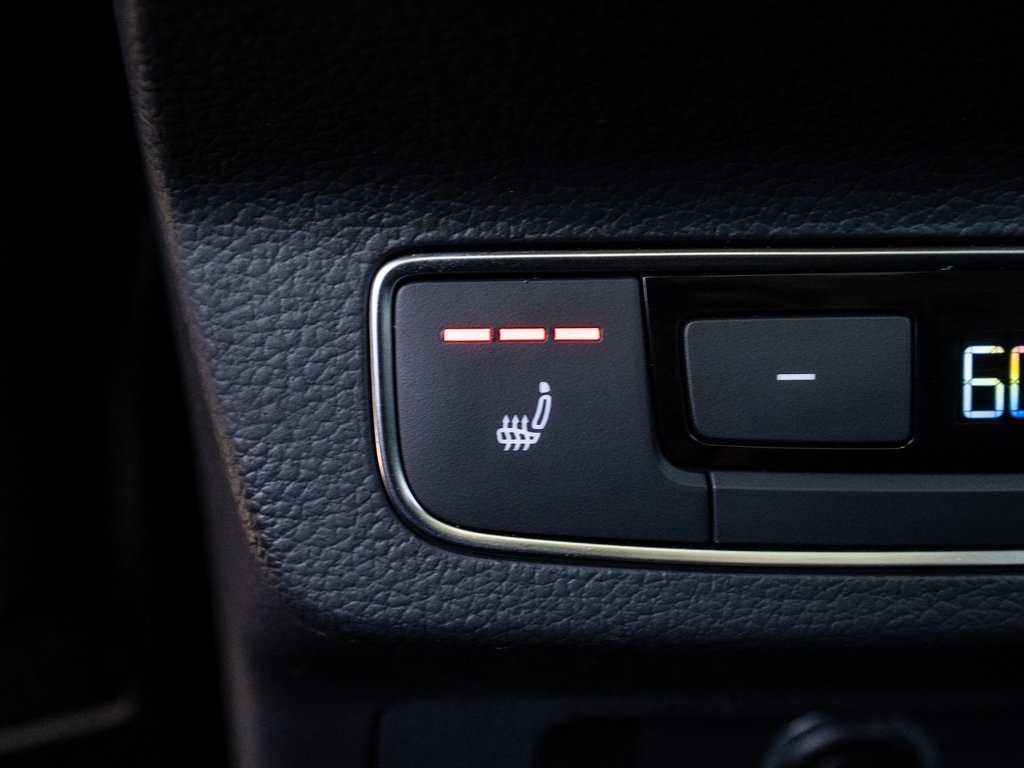 Vehicle image 25 of 39