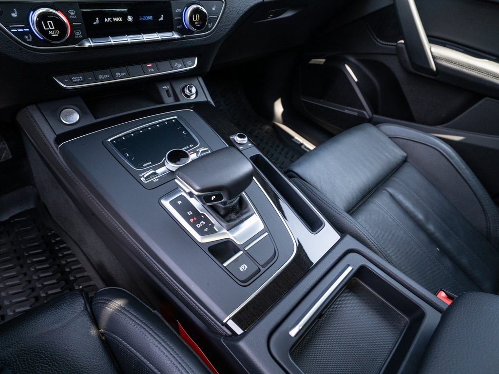 Vehicle image 23 of 39