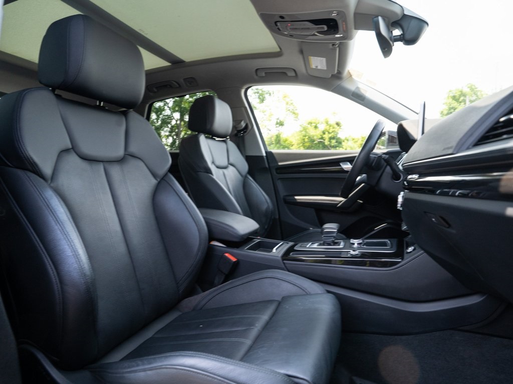 Vehicle image 12 of 39