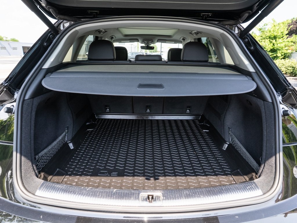 Vehicle image 9 of 39