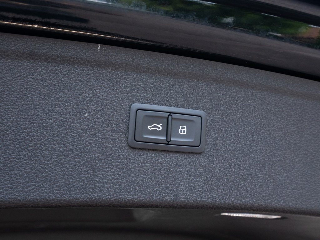 Vehicle image 35 of 39