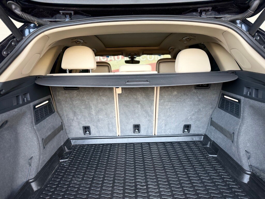 Vehicle image 16 of 56
