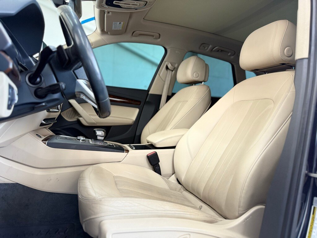 Vehicle image 17 of 56
