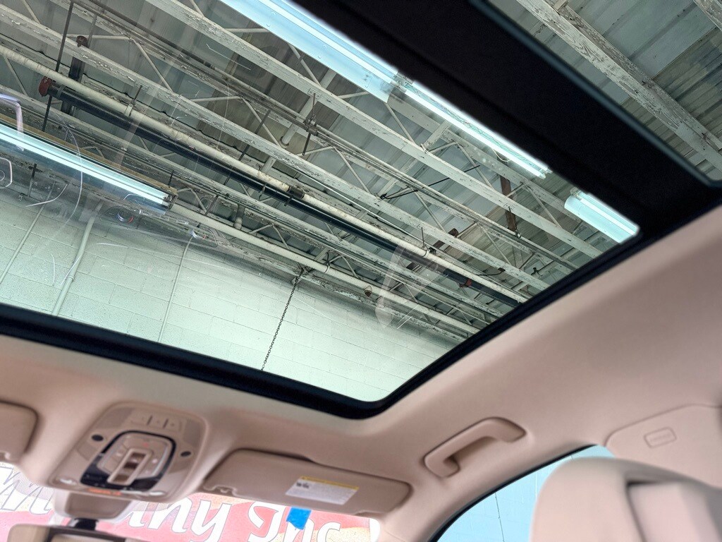 Vehicle image 40 of 56
