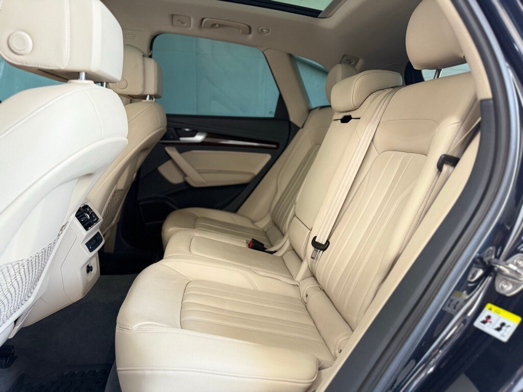 Vehicle image 36 of 56