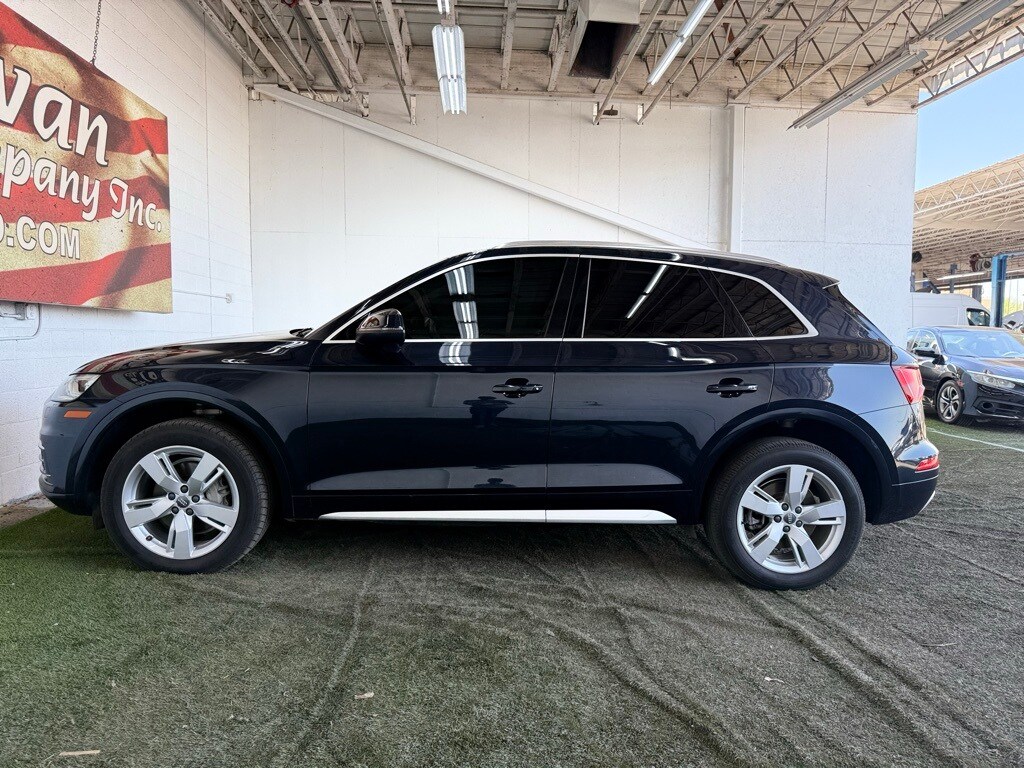 Vehicle image 10 of 56