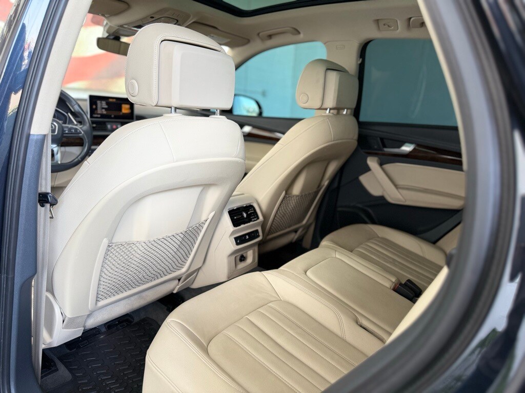 Vehicle image 35 of 56