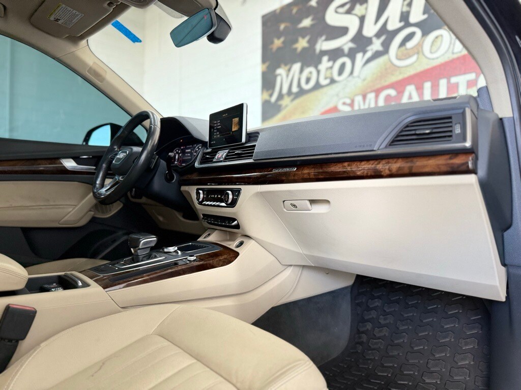 Vehicle image 42 of 56
