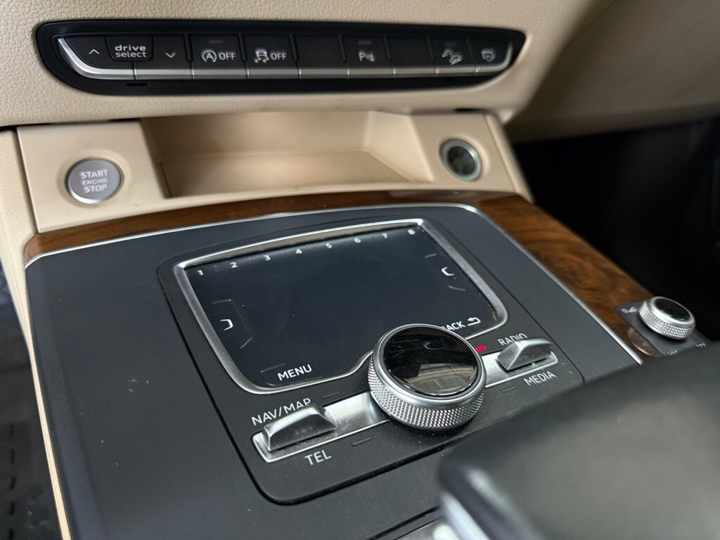 Vehicle image 30 of 56
